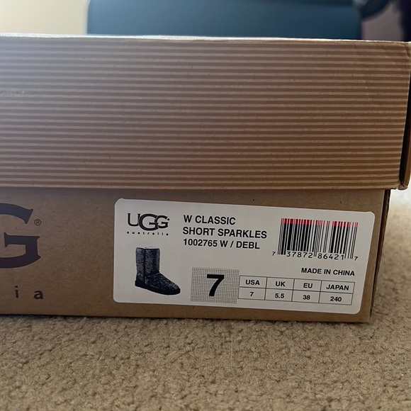 UGG classic short boots, sparkle blue, size 7, original box and packaging! - Picture 2 of 9